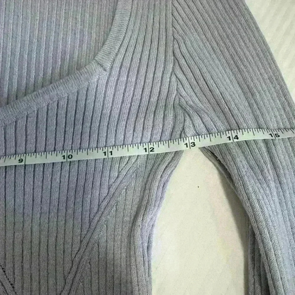 5 for $25| Forever 21 ribbed lavender sweetheart neck line sweater top medium - Picture 9 of 11